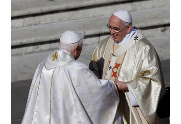 At closing Mass for the Synod Pope Francis beatifies Paul VI