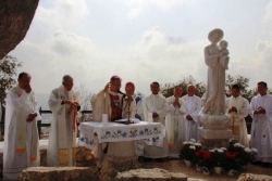 Thánh lễ Khánh thành và Làm phép tượng Đức Mẹ La Vang tại Thánh địa