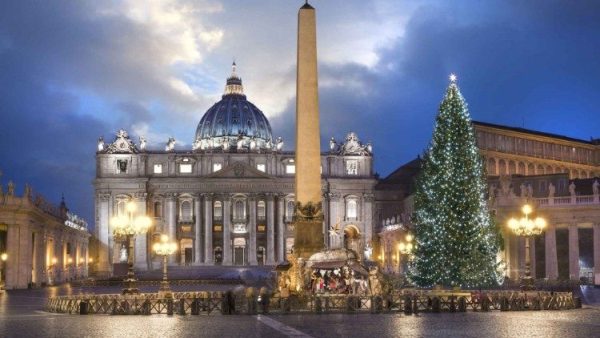 Hang đá Giáng sinh 2021 ở Vatican có phong cảnh của Peru