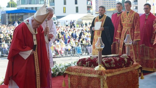 ĐGH cử hành Phụng vụ Thánh Thể lễ Suy tôn Thánh giá theo nghi lễ Byzantine