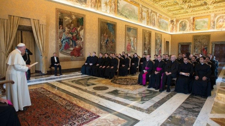 ĐGH yêu cầu các nhà ngoại giao tương lai của Tòa Thánh đi truyền giáo một năm