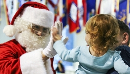 Có nên khuyến khích con cái chúng ta tin vào Ông Già Noel?