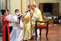Nhà thờ Đức Bà Sài Gòn: Thánh lễ Thêm Sức (23.5.2020)