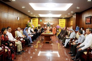 Phái đoàn tòa TGM chúc mừng đại lễ Phật Đản (5.5.2020)