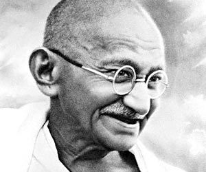 Chiếc giày đánh rơi của GANDHI