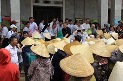 Hội đồng Giám mục Việt Nam cứu trợ nạn nhân bão lụt tại giáo xứ Đông Yên và giáo xứ Quý Hòa