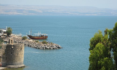 Biển hồ Tibêria và ba cuộc gặp gỡ