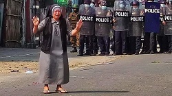 Gương can đảm của một nữ tu trong khủng hoảng Myanmar