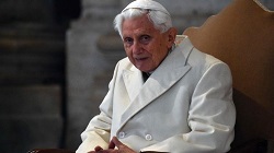 Đức nguyên Giáo hoàng Biển Đức XVI tái khẳng định: “Không có hai Giáo hoàng”