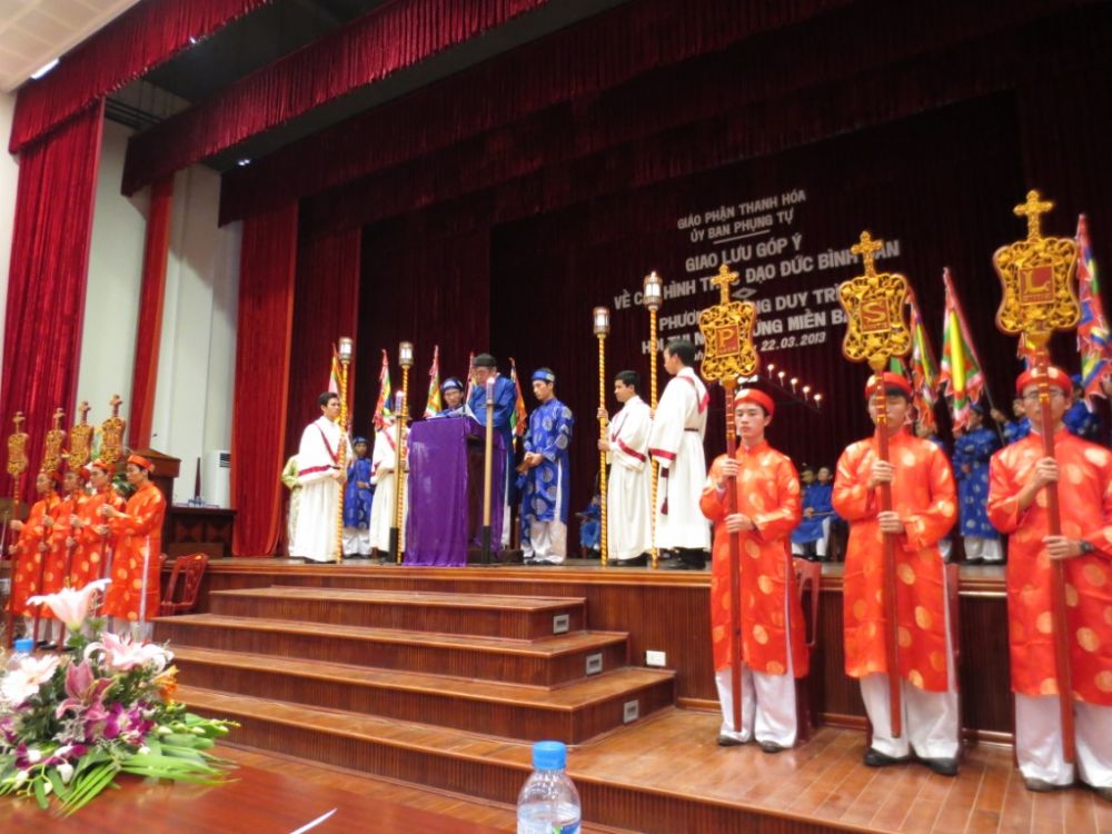 Phong tục Ngắm Sự Thương Khó của người Công giáo Việt Nam