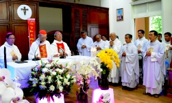 Thánh lễ mừng bổn mạng Đức Hồng y Gioan Baotixita Phạm Minh Mẫn