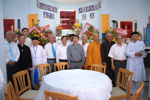 Lễ Giáng Sinh tại Thánh thất Bàu Sen (24.12.2015)