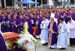 Thánh lễ An táng cha Phaolô Lê Tấn Thành: Bài giảng của Gm Phêrô Nguyễn Văn Khảm