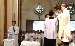 Nhà thờ Đức Bà Sài Gòn: Thánh lễ Truyền Dầu 2018