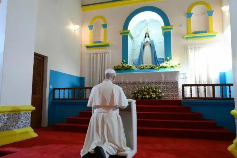 Đức Thánh Cha cầu nguyện Kinh Mân Côi tại Đền thánh Đức Mẹ Muxima