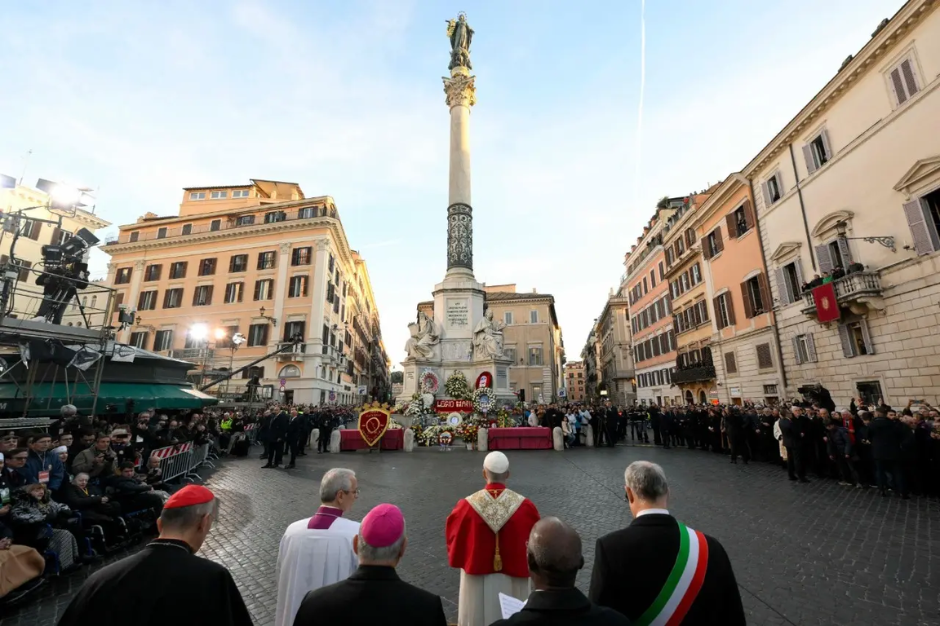 Trước Đức Mẹ Vô Nhiễm Nguyên Tội, Đức Thánh cha Lêô XIV đã cầu xin Đức Mẹ chăm sóc nhân loại đang đau khổ