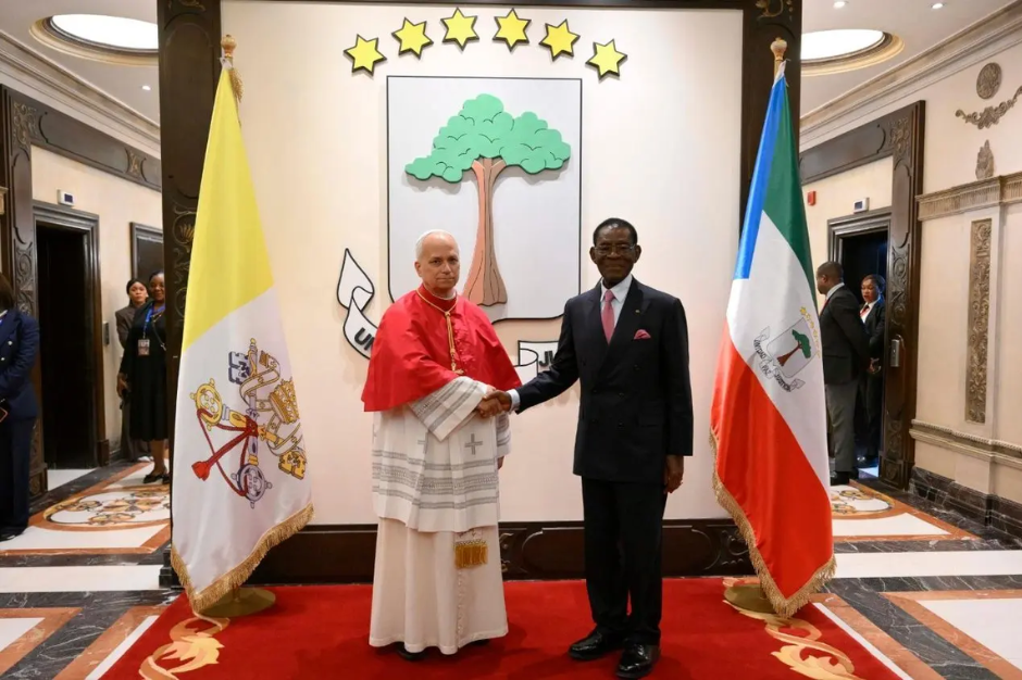 [Tông du Guinea Xích Đạo] Đức Thánh cha Lêô XIV gặp gỡ Chính quyền, Xã hội dân sự và Ngoại giao đoàn