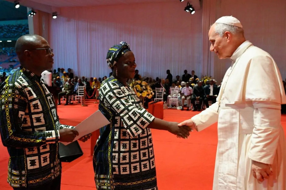 [Tông du Guinea Xích Đạo] Đức Thánh cha Lêô XIV gặp gỡ giới trẻ và các gia đình tại sân vận động Bata