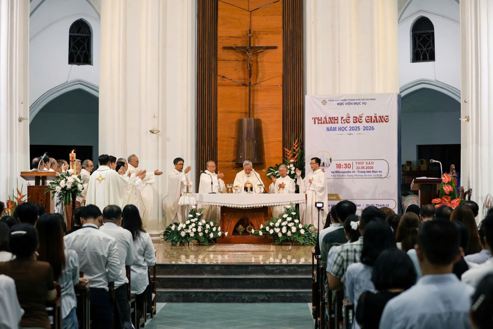 Học Viện Mục Vụ Tổng Giáo Phận Sài Gòn: Buổi Họp Tổng Kết Và Thánh Lễ Bế Giảng – Trao Chứng Chỉ Triết Học
