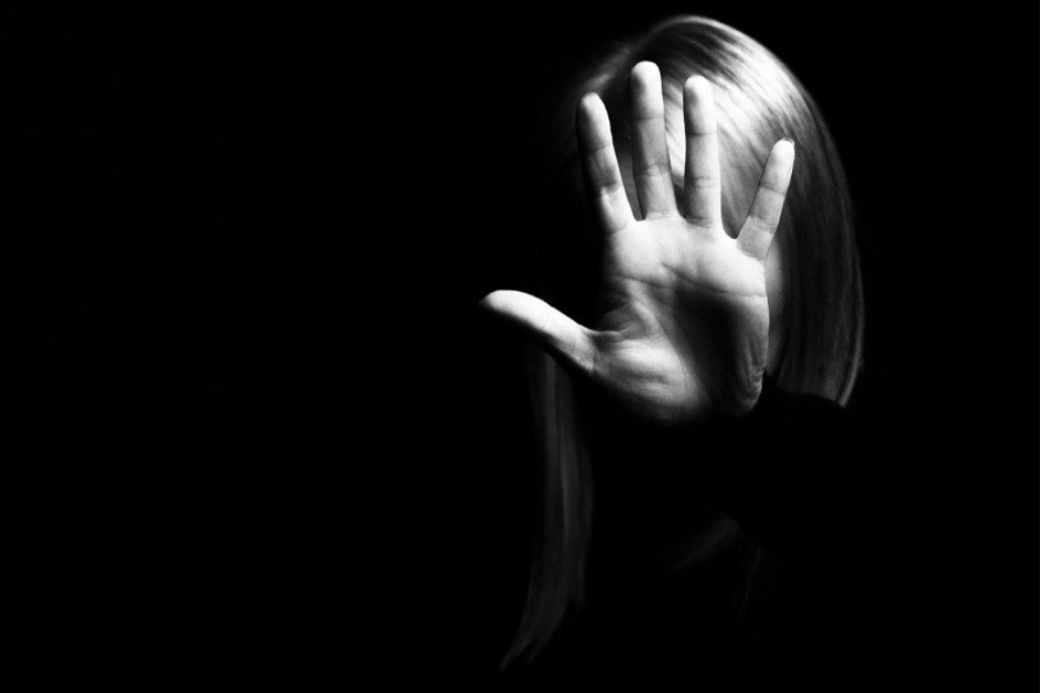 Đức Thánh Cha: Đừng bao giờ xem nhẹ bạo lực đối với phụ nữ; đừng sợ hãi tố cáo nó