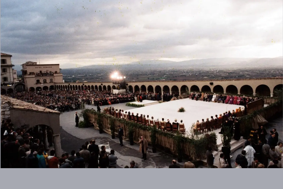 Từ Thánh Gioan Phaolô II đến Đức Thánh cha Lêô XIV: 40 năm “Tinh thần Assisi”