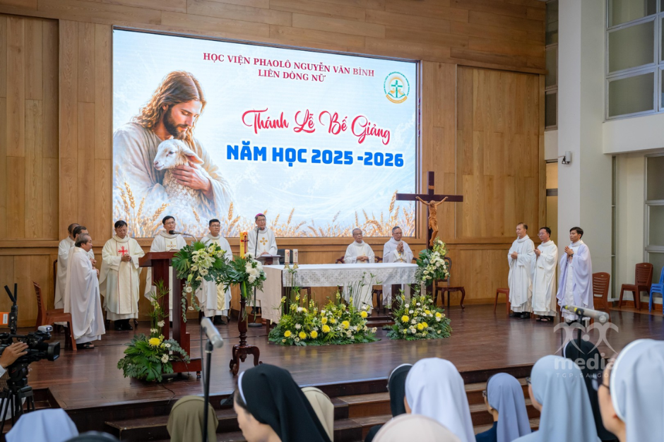 Thánh lễ tạ ơn bế giảng khóa Thần học Liên dòng nữ niên khóa 2025-2026