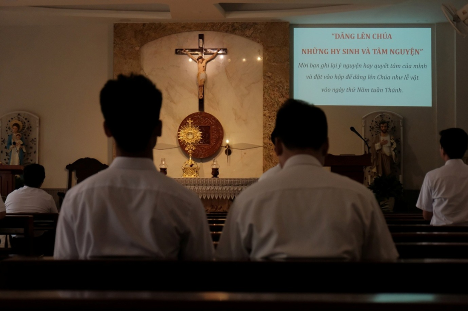 Lắng đọng với “24 Giờ Cho Chúa” tại Nhà Ứng sinh Chủng viện