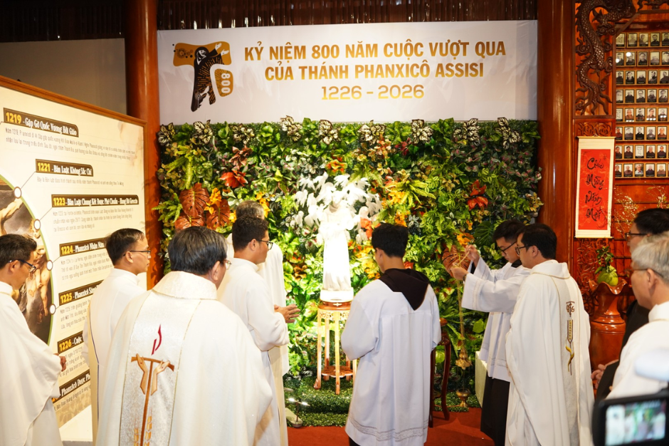 Thánh lễ Khai mạc Năm Thánh Phan Sinh tại Việt Nam