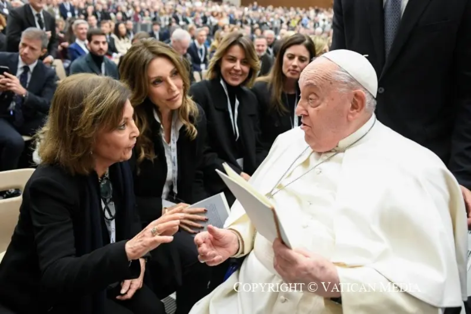 Hãy kể những câu chuyện về hy vọng – Diễn văn của Đức Giáo hoàng Phanxicô gửi các nhà báo và những người hoạt động trong lĩnh vực truyền thông nhân dịp Năm thánh Truyền thông