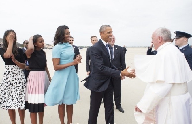 Gia đình Tổng thống Obama đón tiếp ĐGH